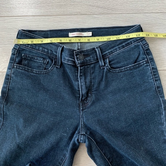Levi’s 710 Super Skinny Raw Hem Mid Rise Jeans - Picture 16 of 16